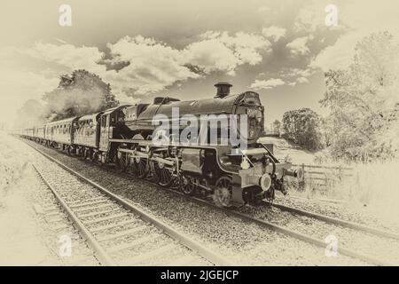 Leander, BR 45690, erhaltene britische Dampflokomotive, die am 10.. Juli 2022 durch Long Preston fährt....... Die Waverley, von York nach Carlisle Tour. Stockfoto