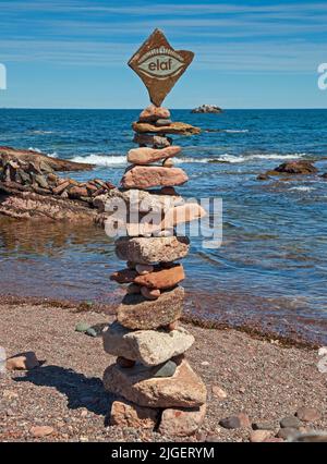 Tag 2 European Stone Stacking Championships, Eye Cave Beach, Dunbar, Schottland, Großbritannien. 10.. Juli 2022. Quelle: Arch White/alamy Live News Stockfoto