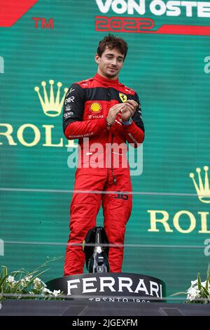 Spielberg, Österreich. 10.. Juli 2022. LECLERC Charles (mco), Scuderia Ferrari F1-75, Portrait Feier Siegerpodest während der Formel 1 Rolex Grosser Preis von Osterreich 2022, 2022 großer Preis von Österreich, 11. Lauf der FIA Formel 1 Weltmeisterschaft 2022 vom 8. Bis 10. Juli 2022 auf dem Red Bull Ring, in Spielberg, Österreich - Photo Xavi Bonilla / DPPI Credit: DPPI Media/Alamy Live News Stockfoto