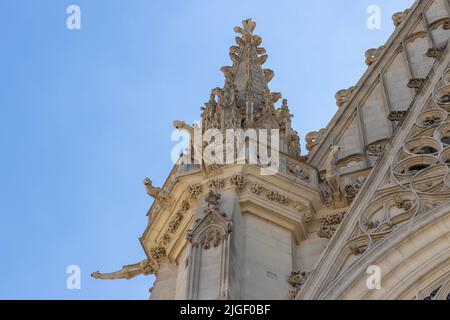 Fragment von Saint-Chapelle im Dorf Chateau de Vincennes in der Nähe von Paris, Frankreich Stockfoto