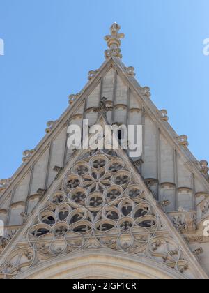 Fragment von Saint-Chapelle im Dorf Chateau de Vincennes in der Nähe von Paris, Frankreich Stockfoto