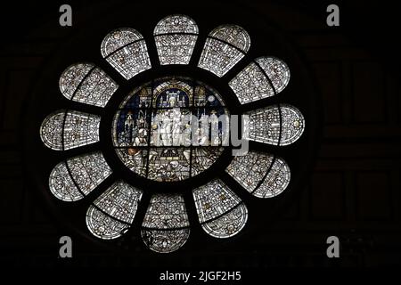 Ostfenster-Rosette in der Kirche des Erlösers in Bad Homburg, Hessen, Deutschland Stockfoto