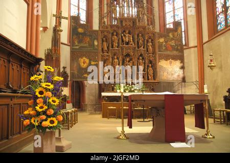 Hochaltar und Faltaltar mit Holzschnitzereien in der UNESCO-St.-Martin-Kirche in Lorch, Rheingau, Taunus, Hessen, Oberes Mittelrheintal, Mittel-R Stockfoto