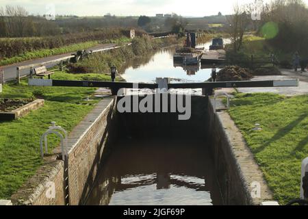 Maunsel-Schleuse am Bridgewater und Taunton Canal in Somerset. Es wurde 1827 eröffnet und verband den River Tone mit dem River Parrett Stockfoto