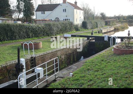 Maunsel-Schleuse am Bridgewater und Taunton Canal in Somerset. Es wurde 1827 eröffnet und verband den River Tone mit dem River Parrett Stockfoto