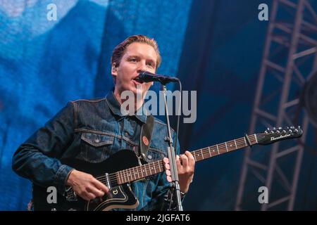 Der Gewinner der Brit Awards und YouTube-Musikpreise, der englische Singer Songwriter George Ezra Barnett, tritt 2014 live auf der John Peel Stage beim Glastonbury Festival auf. Stockfoto