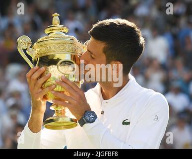 London, Gbr. 10.. Juli 2022. London Wimbledon Championships Day 10/07/2022 Novak Djokovic (SRB) gewinnt das Finale der Herren-Singles Credit: Roger Parker/Alamy Live News Stockfoto