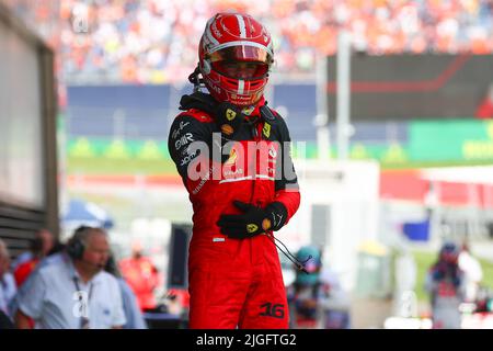 #16 Charles Leclerc Scuderia Ferrari feiert nach dem Gewinn des österreichischen GP, 6-10. Juli 2022 auf der Red Bull Ring-Strecke, Formel-1-Weltmeisterschaft 2022. 10/07/2022 Foto Federico Basile/Insidefoto Kredit: Insidefoto srl/Alamy Live News Stockfoto