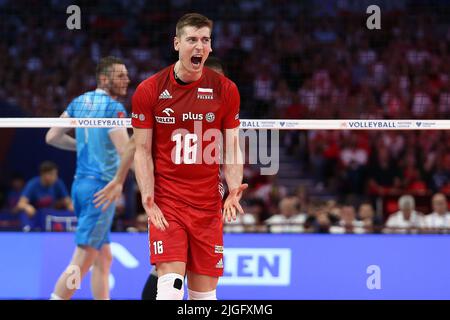 Danzig, Polen. 10.. Juli 2022. Kamil Semeniuk (R) aus Polen beim Spiel der FIVB Volleyball Nations League der Männer 2022 zwischen Polen und Slowenien in Credit: PAP/Alamy Live News Stockfoto