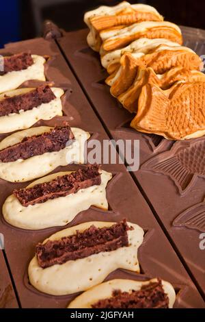 Fischförmige Snacks mit süßer Bohnenpaste Tokyo Japan Stockfoto