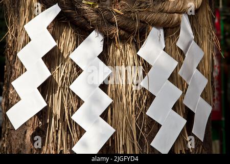 Gefaltetes Paper Seil Shinto-Symbol für PURITY Hie Jinja Shrine Tokyo Japan Stockfoto