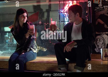 ALEXANDRA DADDARIO, ANTON YELCHIN und begräbt die EX, 2014 Stockfoto