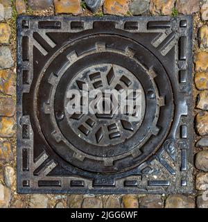 Kanalabdeckung Avignon, Frankreich Stockfoto