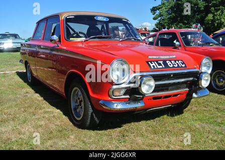 Ein Ford Cortina Mk1 aus dem Jahr 1965 wurde auf der Oldtimer-Ausstellung 47. in Powderham, Devon, England, Großbritannien, ausgestellt. Stockfoto