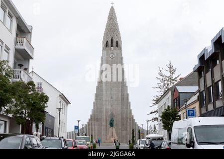 Eine allgemeine Ansicht von Hallgrímskirkja, Kirche von Island, in Reykjavík, Island. Bild aufgenommen am 10.. Juli 2022. © Belinda Jiao jiao.bilin@gmail.com 075 Stockfoto