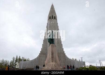 Eine allgemeine Ansicht von Hallgrímskirkja, Kirche von Island, in Reykjavík, Island. Bild aufgenommen am 10.. Juli 2022. © Belinda Jiao jiao.bilin@gmail.com 075 Stockfoto