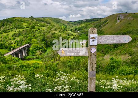 Monsal Trail Wegweiser Derbyshire Stockfoto