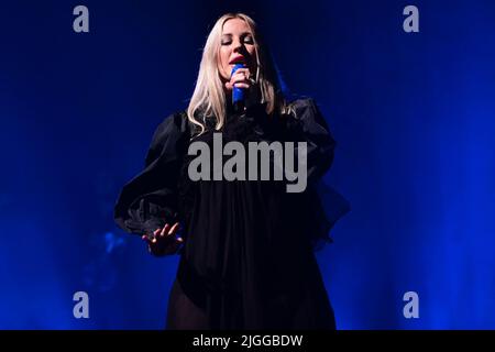 Die Singer-Songwriterin Ellie Goulding trat am 11. Oktober 2021 im Rahmen ihrer 'Brightest Blue' UK-Tournee beim Apollo O2 in Manchester, England, auf. Mit: Ellie Goulding wo: Manchester, Großbritannien Wann: 11 Oct 2021 Credit: Graham Finney/WENN Stockfoto