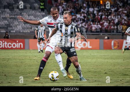 Belo Horizonte, Minas Gerais, Brasilien. 10.. Juli 2022. Brasilianische Fußballmeisterschaft: Atletico-MG gegen Sao Paulo. 10. Juli 2022, Belo Horizonte, Minas Gerais, Brasilien: Fußballspiel zwischen Atletico-MG und Sao Paulo, gültig für die Runde der brasilianischen Fußballmeisterschaft 16., die am Sonntag (10) im Mineirao-Stadion in Belo Horizonte, Minas Gerais, stattfand. Das Spiel endete mit einem Gleichstand von 0-0. Bild: Breno Babu/Thenews2 (Bild: © Breno Babu/TheNEWS2 via ZUMA Press Wire) Stockfoto