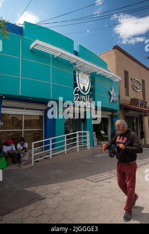 Zahnarzt Bürogebäude in Mexiko. Viele Amerikaner besuchen für billige Zahnpflege. Stockfoto