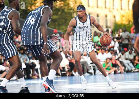 Paris, Frankreich. 10.. Juli 2022. Axel Toupane von Le Cartel während des Quai 54 Basketballturniers (der Streetball-Weltmeisterschaft) in Paris, Frankreich am 10. Juli 2022. Kredit: Victor Joly/Alamy Live Nachrichten Stockfoto