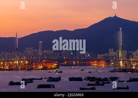 Kwai Chung und Kwai Tsing Container Terminals, Victoria Harbour, Hongkong, China. Stockfoto