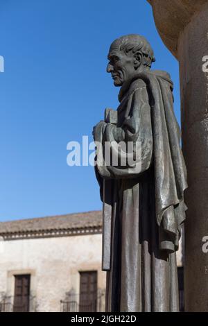 Statue von San Pedro de Alcantara, Caceres, Spanien. Enrique P. Comendador Selbstbildhauer, 1954 Stockfoto