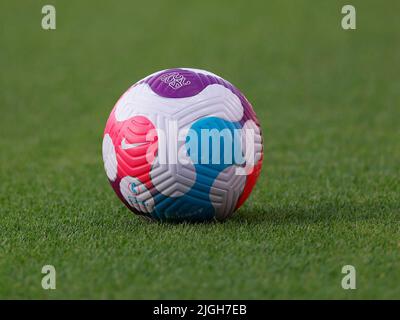 Rotherham, Großbritannien. 10.. Juli 2022. 10.07.2022, Fussball, UEFA Womens EURO 2022, Frankreich - Italien, GB, Rotherham, New York Stadium Bild: v. li. Spielball der Euro Kredit: dpa/Alamy Live Nachrichten Stockfoto