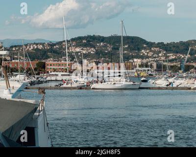 Fischerboote und Hafen in La Spezia Italien Stockfoto