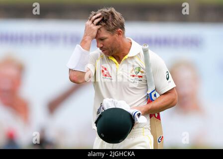 Galle, Sri Lanka. 11.. Juli 2022. Der Australier David Warner reagiert, als er nach seiner Entlassung am 4.. Tag des Test-Cricket-Spiels 2. zwischen Sri Lanka und Australien im Galle International Cricket Stadium in Galle am 11.. Juli 2022 den Boden verlässt. Viraj Kothalwala/Alamy Live News Stockfoto