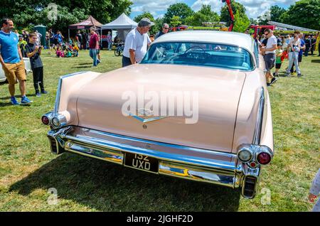 Rückansicht eines Cadillac-Oldtimers auf der Motorshow in Reading, Großbritannien Stockfoto