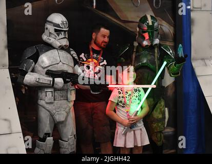 Miami Beach, FL, USA. 09.. Juli 2022. Cosplayer werden während des Florida Supercons im Miami Beach Convention Center am 9. Juli 2022 in Miami Beach, Florida, gesehen. Kredit: Mpi04/Media Punch/Alamy Live Nachrichten Stockfoto
