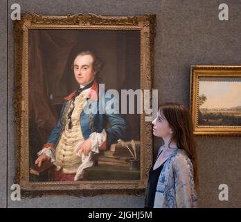 Bonhams, London, Großbritannien. 11. Juli 2022. Der Grand Tour Sale findet am 14. Juli statt. Zu den Highlights gehören: Pompeo Girolamo Batoni (Italienisch 1708-1787), Portrait of Edward Solly, £120.000-180.000. Quelle: Malcolm Park/Alamy Live News Stockfoto