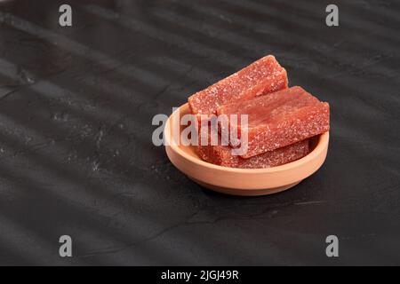 Süße Weiche Pastete Guava; Foto Auf Schwarzem Hintergrund Stockfoto