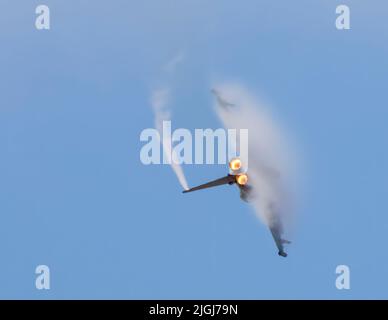 Ein Royal Air Force Typhoon, auch bekannt als Eurofighter, der auf der Southport Airshow, Southport, Merseyside, Großbritannien, ausgestellt wird Stockfoto