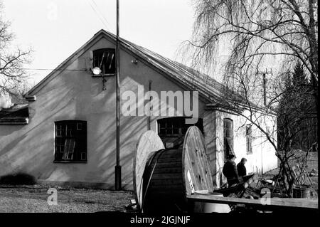 Kraftwerk Kraftwerk Biskopsberg, errichtet 1927 von Torsås Ångkvarn & Träsindustri ab. Stockfoto