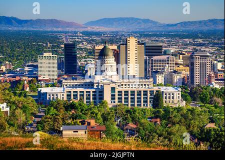 Skyline von Salt Lake City mit dem Utah State Capitol Stockfoto
