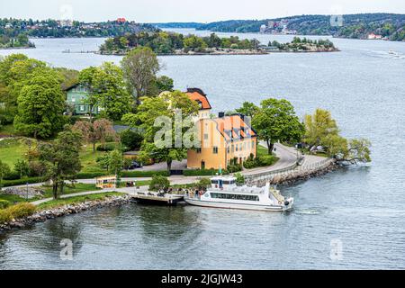 Die Fähre "Sofia" in Blockhusudden auf der Insel Djurgården im Stockholmer Archipel, Schweden Stockfoto