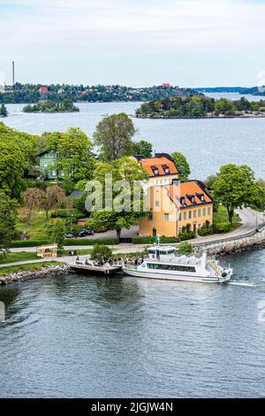 Die Fähre "Sofia" in Blockhusudden auf der Insel Djurgården im Stockholmer Archipel, Schweden Stockfoto