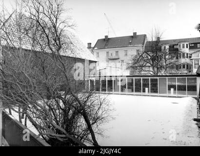 Konsthall die neu erbaute Galerie und das alte Packhuset in der Kunsthalle Karlshamn im Viertel Triangle, einem der Kulturviertel in Karlshamn, westlich des Bauernhofes Skottsbergska. Foto in Richtung Nordosten. Stockfoto