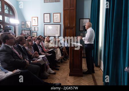 London, Großbritannien. 11.. Juli 2022. Der hoffnungsvolle Abgeordnete der konservativen Parteiführung Sajid Javid spricht während des Startes seiner Kampagne in Westminster. Der detaillierte Zeitplan für den Wettbewerb, um Boris Johnsons Nachfolger nach seinem Rücktritt als Vorsitzender der Konservativen Partei zu finden, wird nach der Wahl eines neuen Ausschussvorsitzenden des 1922 am Montagabend festgelegt. Quelle: Wiktor Szymanowicz/Alamy Live News Stockfoto