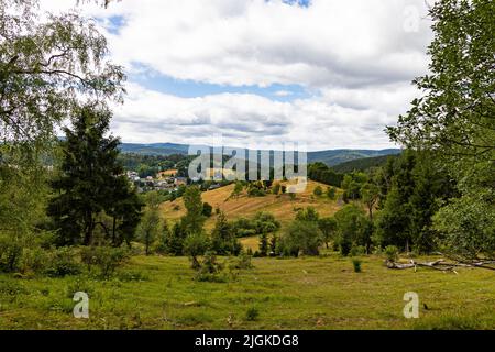 Blick auf Stutzerbach und den thüringer Wald Stockfoto