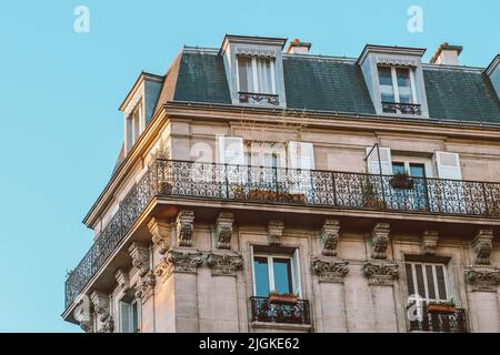 Schöne, typische Pariser Wohnung im Haussmann-Stil Stockfoto