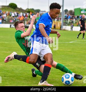 Kane Ritchie-Hosler in Aktion, Glentoran vs Rangers B, Pre-Season Friendly, Bet McLean Oval, Sonntag, 10.. Juli 2022 Stockfoto