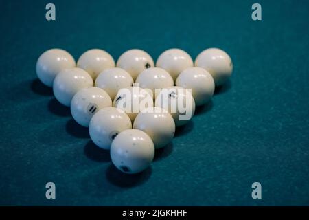 High-Angle-Ansicht Der Kugeln Billard Auf Dem Tisch. Stockfoto