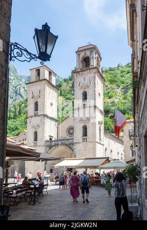 Kathedrale des Heiligen Tryphon (Katedrala Svetog Tripuna), Trg SvTripuna, Altstadt, Kotor, Dalmatien, Montenegro Stockfoto