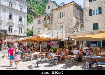 La Piazzetta Restaurant, St. Luca's Square, Altstadt, Kotor, Dalmatien, Montenegro Stockfoto