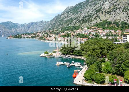 Hafenszene, Bucht von Kotor (Boka kotorska), Kotor, Dalmatien, Montenegro Stockfoto