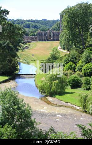 Sommer Sehenswürdigkeiten in Fountains Abbey, North Yorkshire Stockfoto