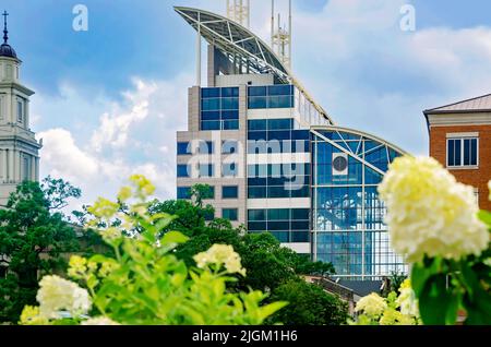 Government Plaza ist abgebildet vom Mardi Gras Park, 10. Juli 2022, in Mobile, Alabama. Das Gebäude wurde 1994 zu einem Preis von $73 Millionen errichtet. Stockfoto